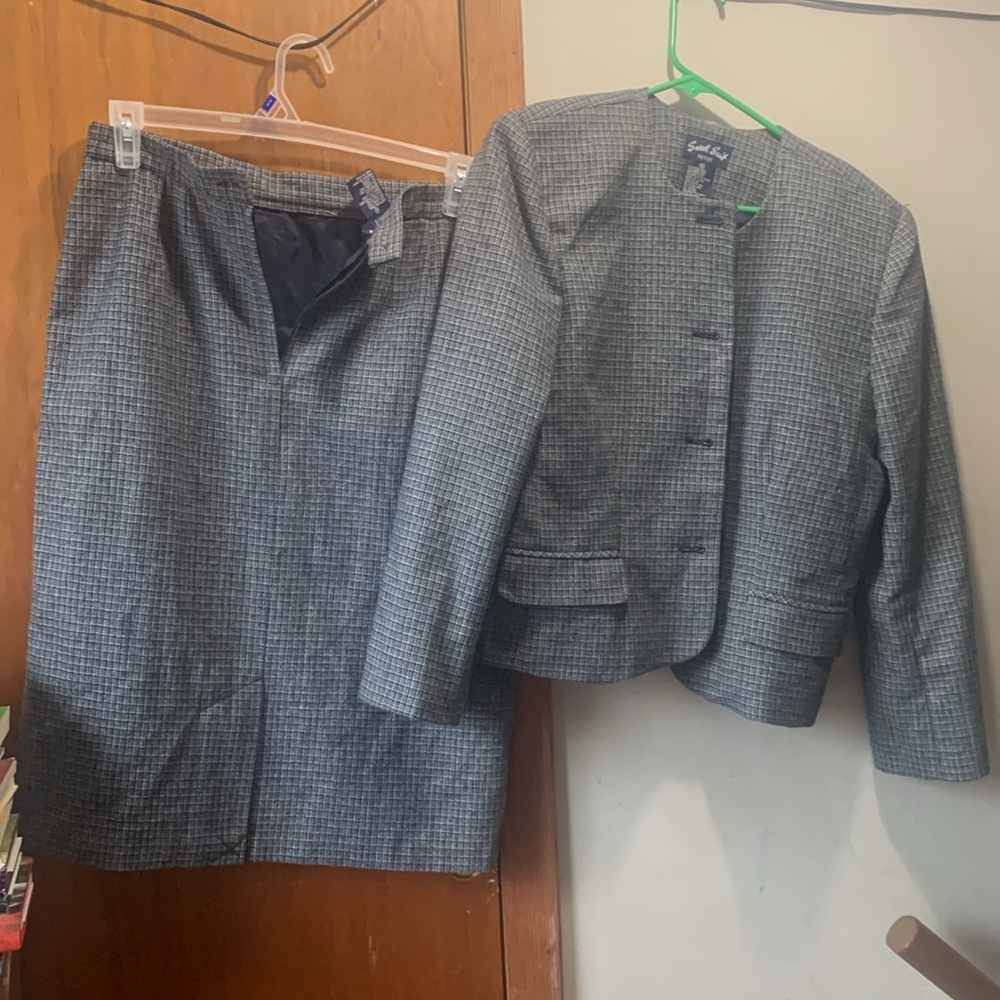 Vintage skirt & blazer set w/ linen
